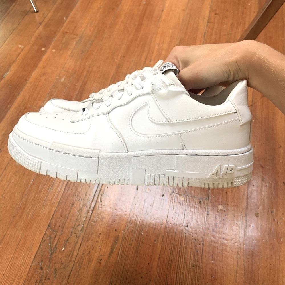 Nike Air Force 1 Pixel